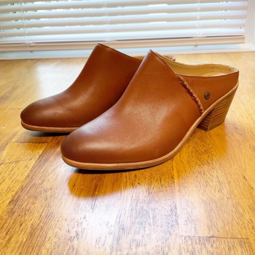 UGG Women's Lovisa Mule, Luggage, New in Box